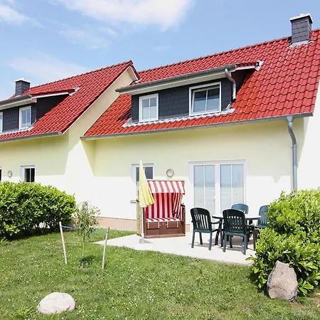 Semi-detached House, Ferienhaus *